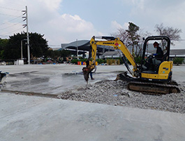 Charoen Backhoe Image