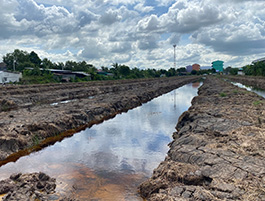 Charoen Backhoe Image